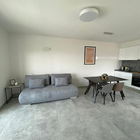 Divine Moments Apartment Pisak Luaran gambar