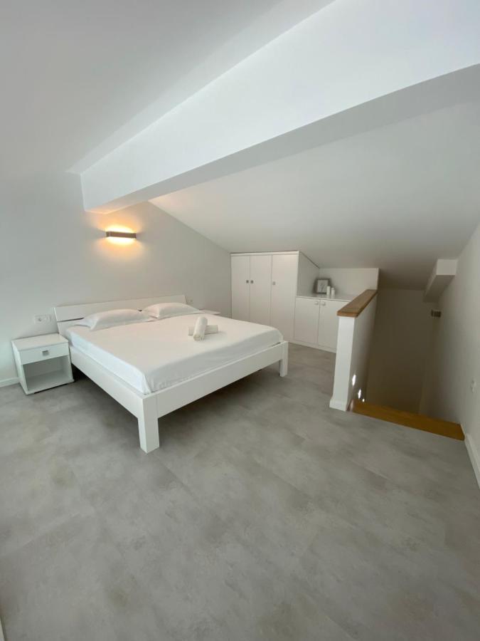 Divine Moments Apartment Pisak Luaran gambar