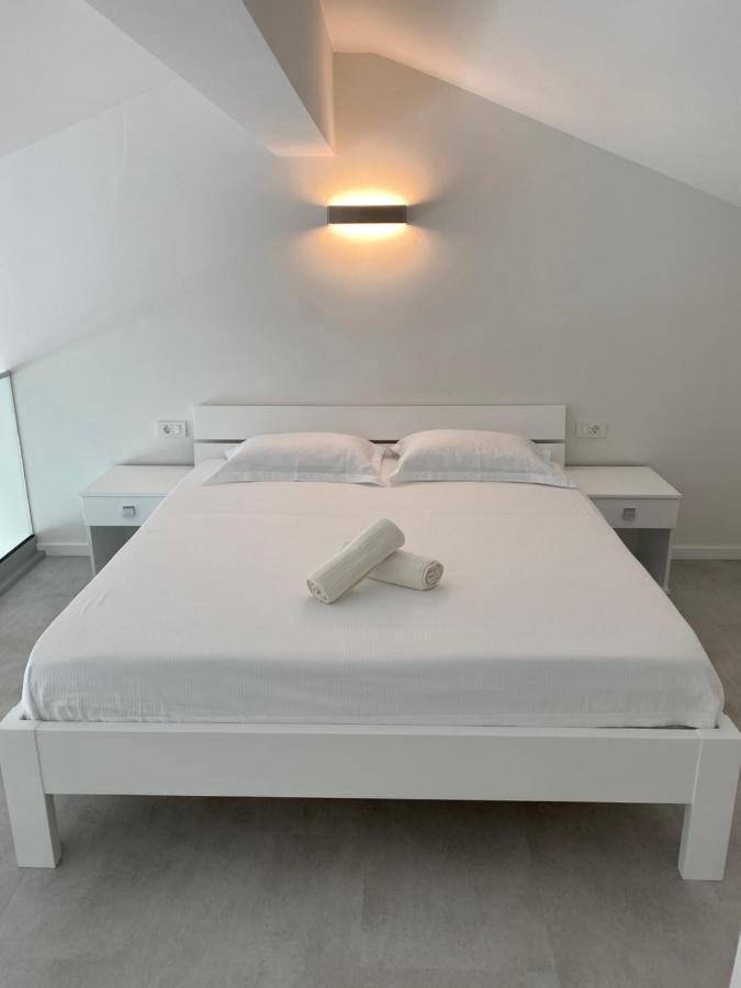 Divine Moments Apartment Pisak Luaran gambar