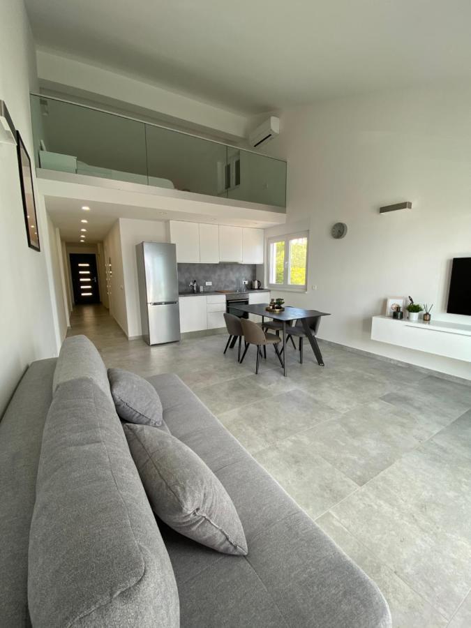 Divine Moments Apartment Pisak Luaran gambar