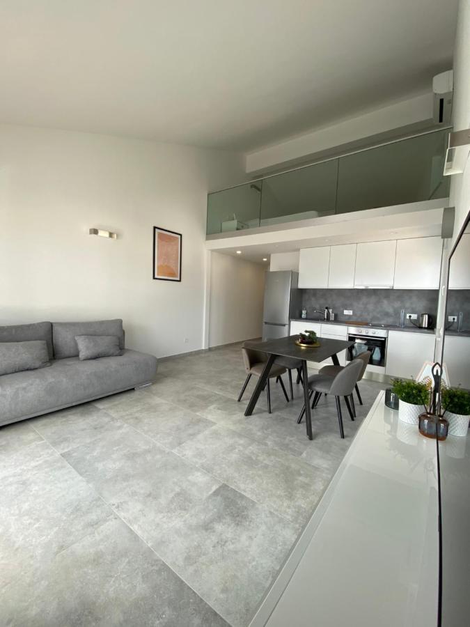 Divine Moments Apartment Pisak Luaran gambar