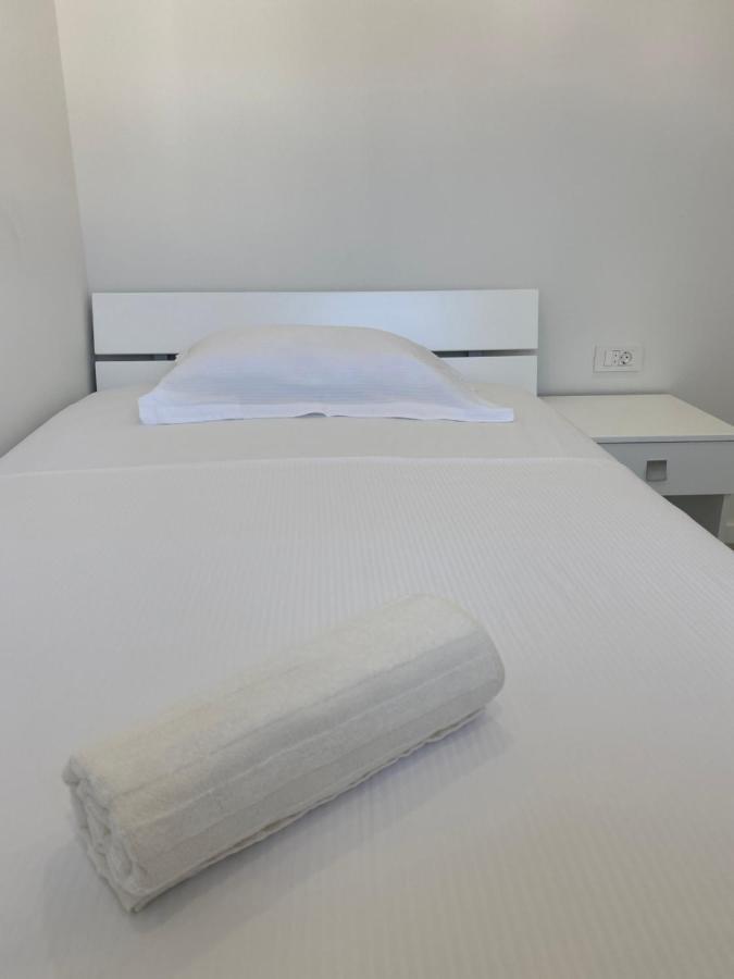 Divine Moments Apartment Pisak Luaran gambar