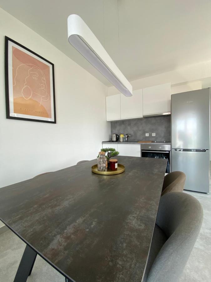 Divine Moments Apartment Pisak Luaran gambar